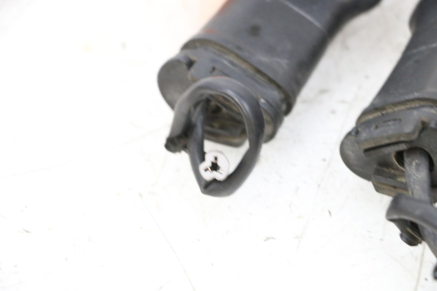 photo de FRECCE POSTERIORE YAMAHA TDM ABS 900 (2002 - 2014) - Dettagli dei punti di fissaggio