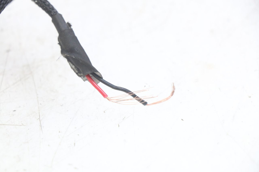 photo de FANALE POSTERIORE DAELIM VL DAYSTAR 125 (2000 - 2011) - Stato della superficie e materiale