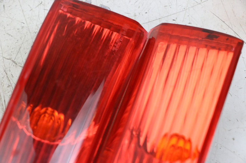 photo de FANALE POSTERIORE PIAGGIO XEVO - X EVO 125 (2007 - 2017) - Zoom sullo stato d'uso