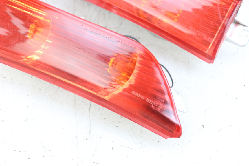 photo de FANALE POSTERIORE PIAGGIO XEVO - X EVO 125 (2007 - 2017) - Vista d'insieme del prodotto