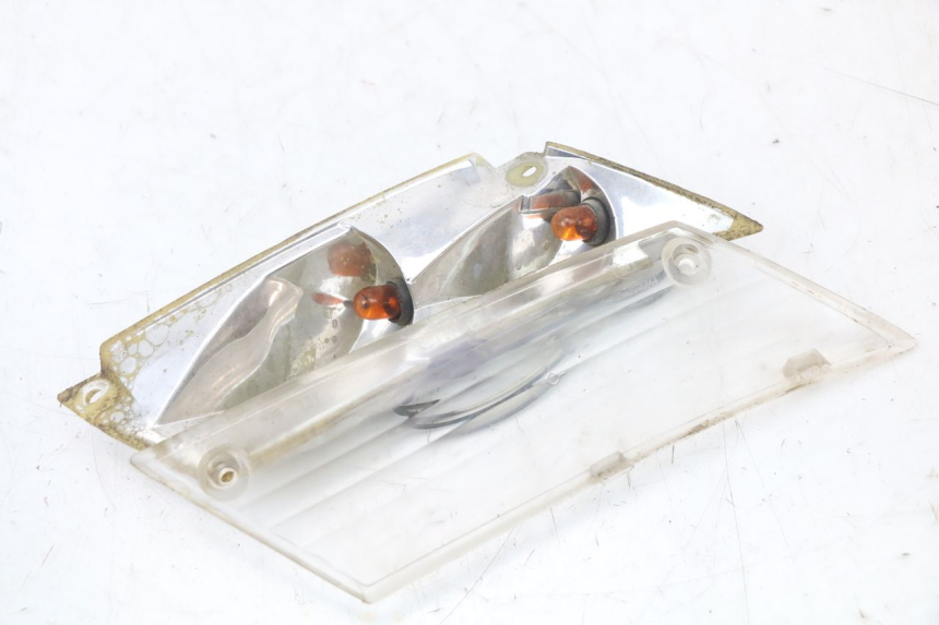 photo de FANALE POSTERIORE PIAGGIO ZIP 2T 50 (2009 - 2019) - Dettagli dei punti di fissaggio