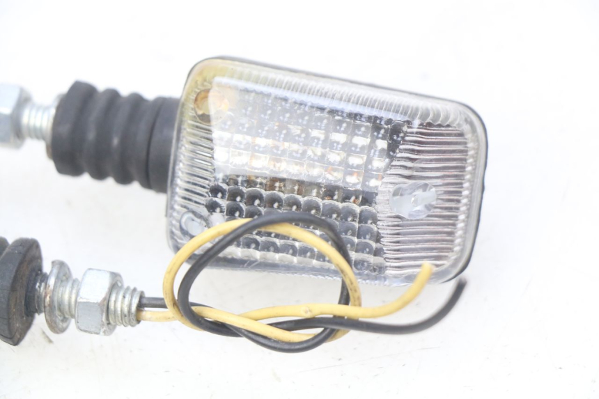 photo de FANALE ANTERIORE HONDA CB 500 (1997 - 2003) - Dettagli dei punti di fissaggio