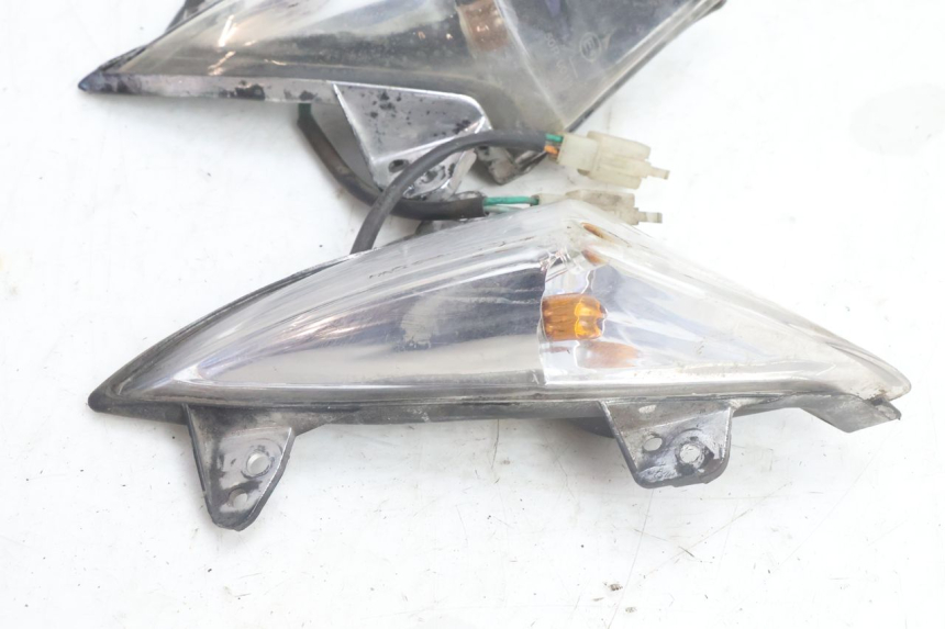 photo de FANALE ANTERIORE PEUGEOT CITYSTAR 125 (2011 - 2017) - Dettagli dei punti di fissaggio