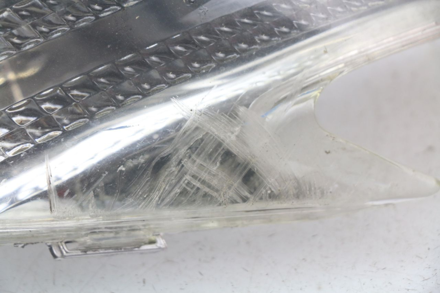 photo de FANALE ANTERIORE DESTRO APRILIA ATLANTIC 125 (2003 - 2009) - Dettagli dei punti di fissaggio