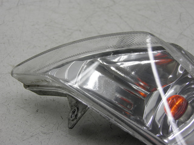 photo de FANALE ANTERIORE DESTRO BENZHOU YY50QT31 VINTAGE 50 (2009 - 2012) - Primo piano tecnico