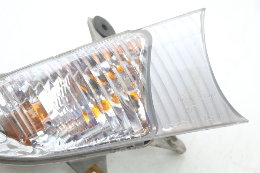 photo de FANALE ANTERIORE DESTRO SUZUKI BURGMAN 125 (2007 - 2014) - Altra angolazione