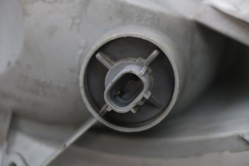 photo de FANALE ANTERIORE DESTRO SUZUKI BURGMAN 125 (2007 - 2014) - Stato della superficie e materiale