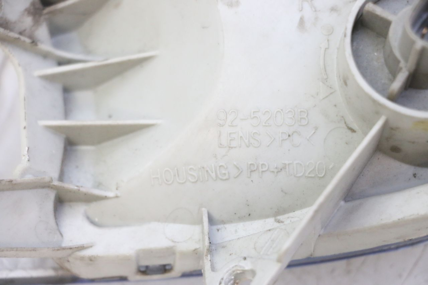 photo de FANALE ANTERIORE DESTRO SUZUKI BURGMAN 125 (2007 - 2014) - Dettaglio del componente