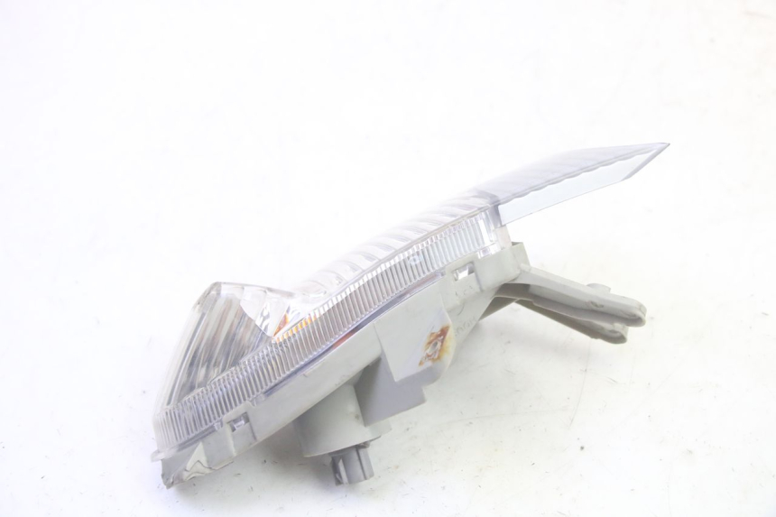 photo de FANALE ANTERIORE DESTRO SUZUKI BURGMAN 125 (2007 - 2014) - Zoom sullo stato d'uso