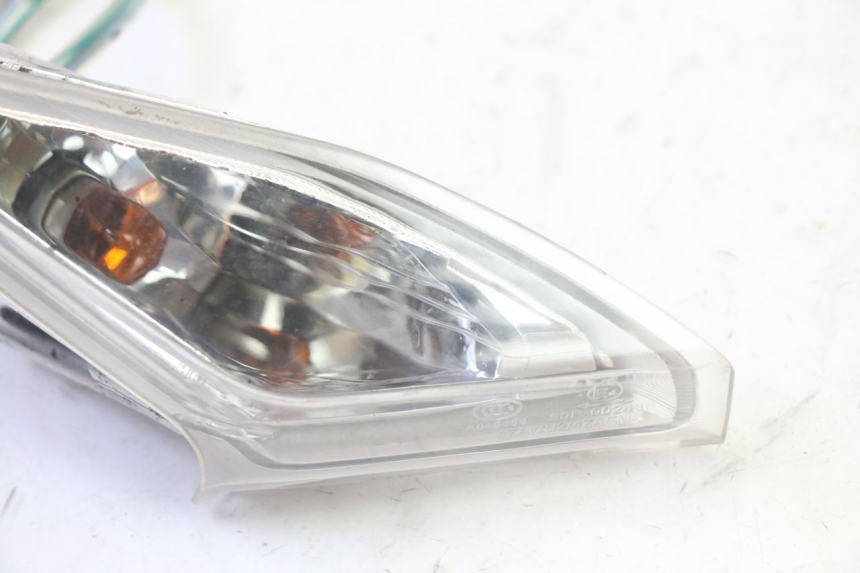 photo de FANALE ANTERIORE DESTRO SYM CROX 4T 50 (2016 - 2023) - Zoom sullo stato d'uso