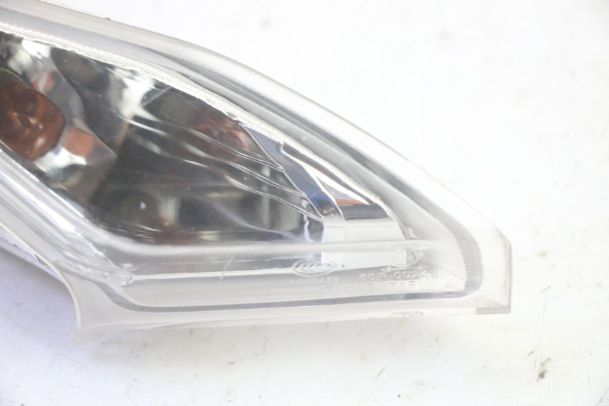 photo de FANALE ANTERIORE DESTRO SYM CROX 4T 50 (2016 - 2023) - Zoom sullo stato d'uso