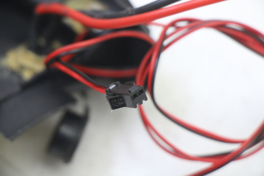 photo de FRECCE DESTRA ANTERIORE URBANGLIDE E-CROSS PRO 1 - Stato della superficie e materiale