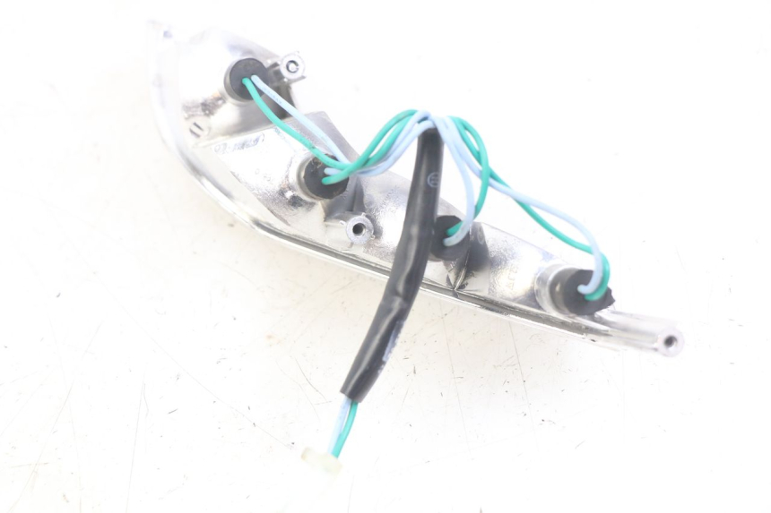 photo de FANALE ANTERIORE DESTRO PEUGEOT E-VIVACITY 1 (2012 - 2018) - Zoom sullo stato d'uso