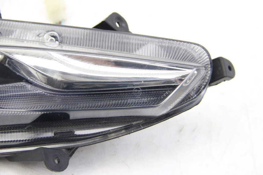photo de FANALE ANTERIORE DESTRO JM MOTORS EVOLIS 4T 50 (2018 - 2022) - Zoom sullo stato d'uso