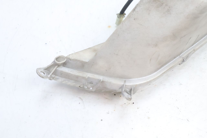 photo de CLIGNOTANTE ANTERIORE DESTRA HONDA FES PANTHEON 125 (2003 - 2007) - Primo piano tecnico