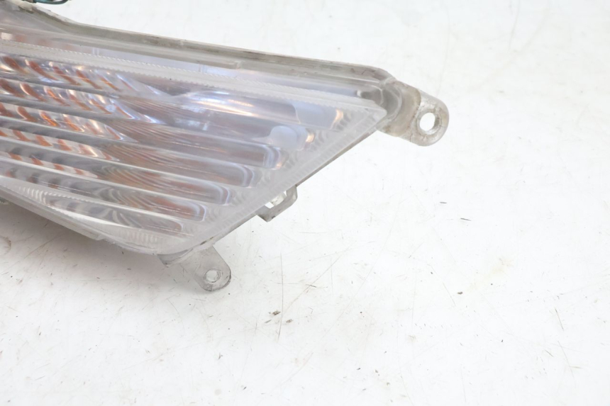 photo de CLIGNOTANTE ANTERIORE DESTRA HONDA FES PANTHEON 125 (2003 - 2007) - Stato della superficie e materiale
