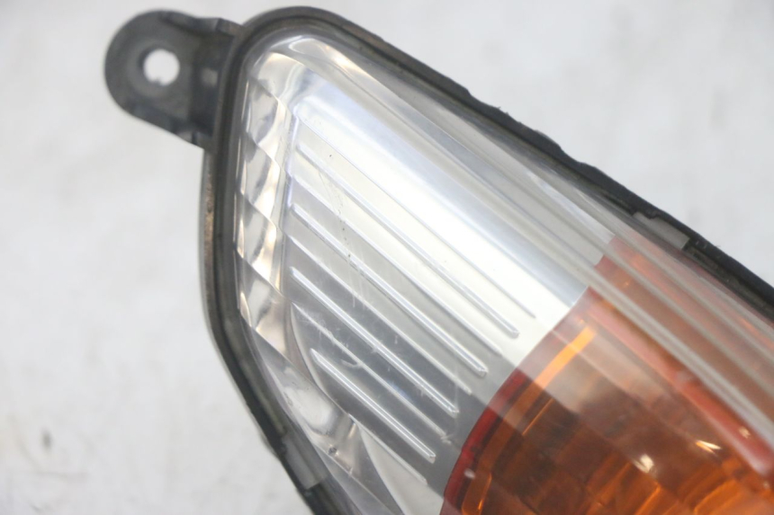 photo de FANALE ANTERIORE DESTRO YAMAHA FJR ABS 1300 (2006 - 2012) - Stato della superficie e materiale