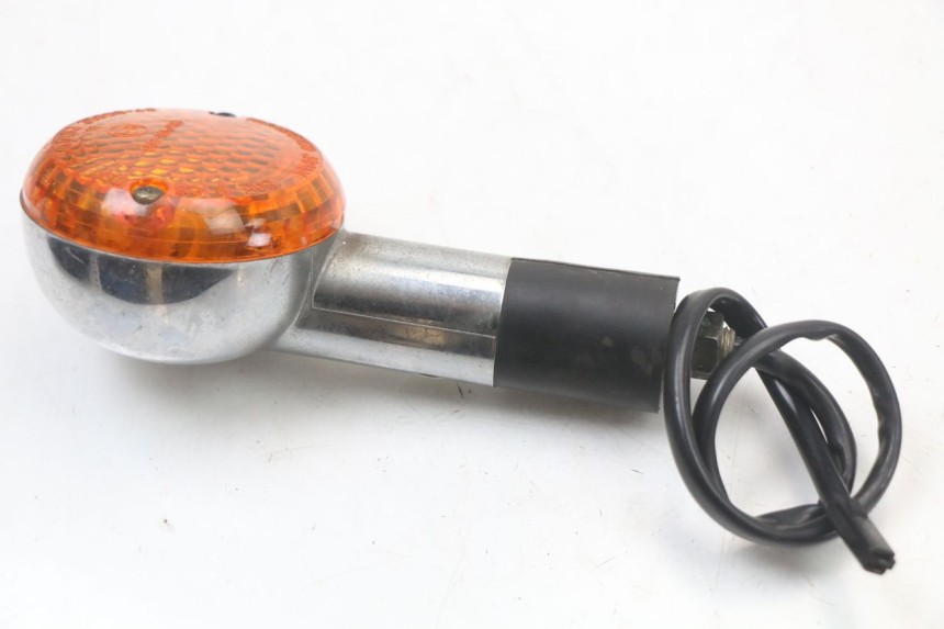 photo de FRECCE DESTRA ANTERIORE SUZUKI GZ MARAUDER 125 (1998 - 2004) - Primo piano tecnico