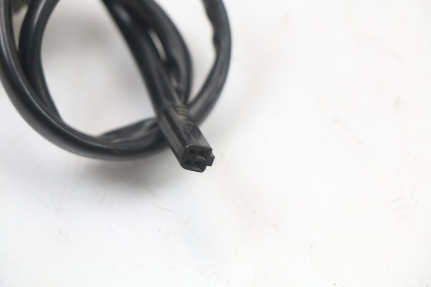 photo de FRECCE DESTRA ANTERIORE SUZUKI GZ MARAUDER 125 (1998 - 2004) - Vista d'insieme del prodotto