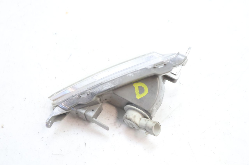 photo de FRECCE DESTRA ANTERIORE PIAGGIO LIBERTY IGET 4T 50 (2021 - 2025) - Dettagli dei punti di fissaggio