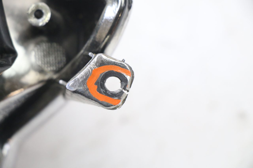 photo de FRECCE DESTRA ANTERIORE LONGJIA SHARPY 125 (2020 - 2024) - Dettagli dei punti di fissaggio