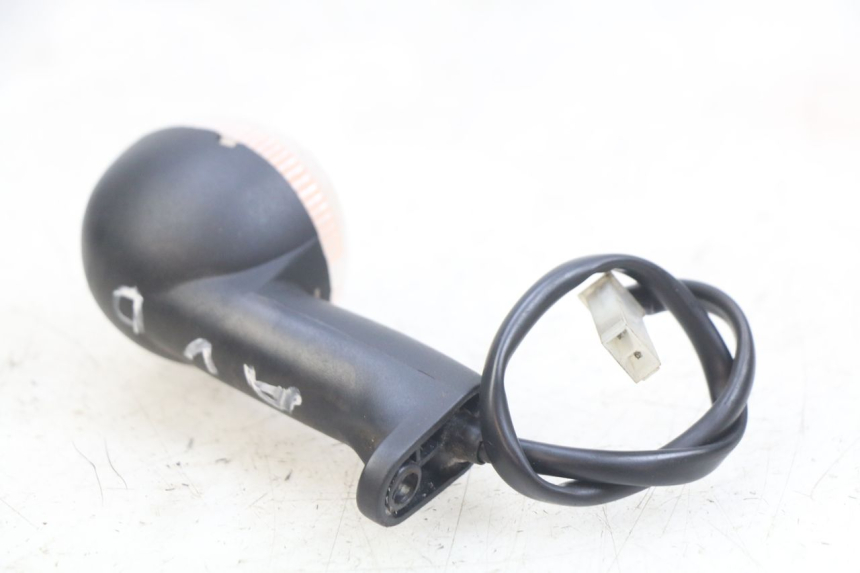 photo de CLIGNOTANTE ANTERIORE DESTRA PEUGEOT LUDIX 50 (2005 - 2007) - Altra angolazione