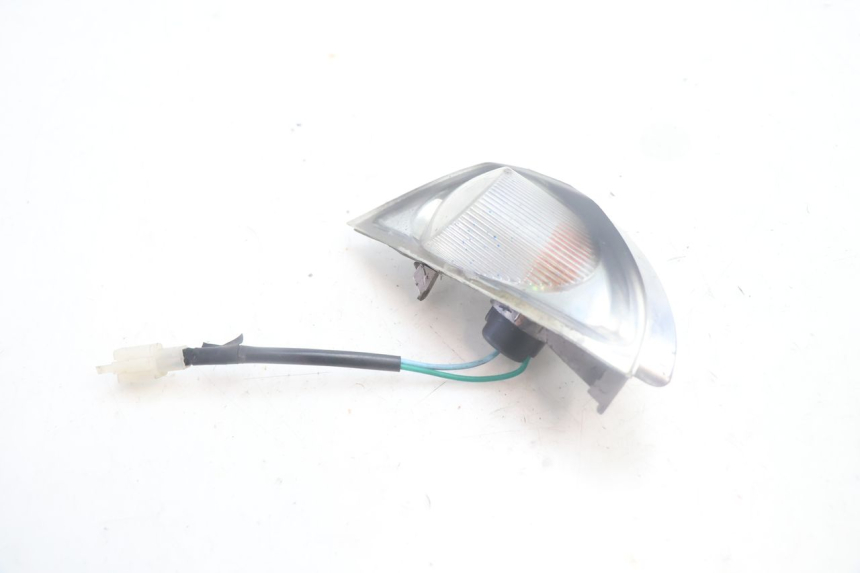 photo de FANALE ANTERIORE DESTRO SYM MIO 50 (2005 - 2010) - Primo piano tecnico