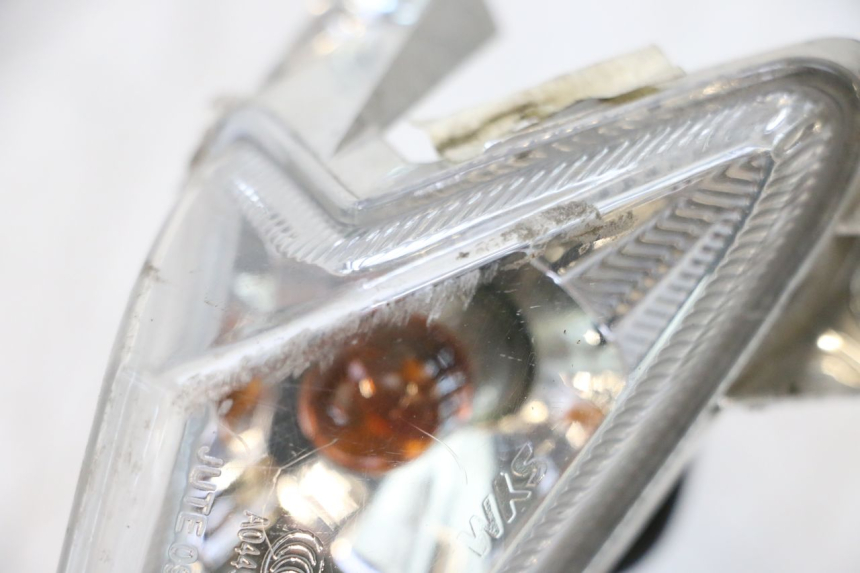 photo de CLIGNOTANTE ANTERIORE DESTRA SYM ORBIT III 3 4T 50 (2018 - 2021) - Dettaglio del componente