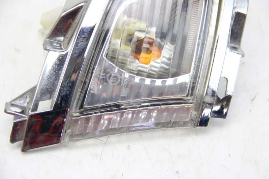 photo de FANALE ANTERIORE DESTRO TNT MOTOR OTTO 2T 50 (2012 - 2018) - Zoom sullo stato d'uso