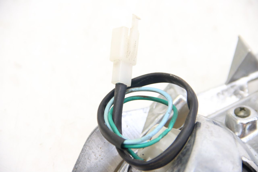 photo de FANALE ANTERIORE DESTRO TNT MOTOR OTTO 2T 50 (2012 - 2018) - Dettagli dei punti di fissaggio