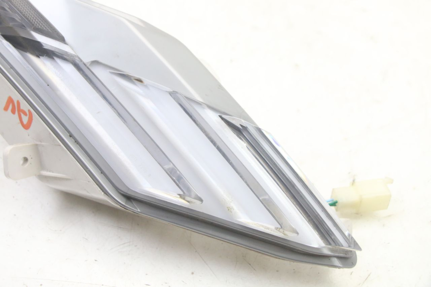 photo de FRECCE DESTRA ANTERIORE PEUGEOT TWEET 4T 50 (2023 - 2025) - Zoom sullo stato d'uso