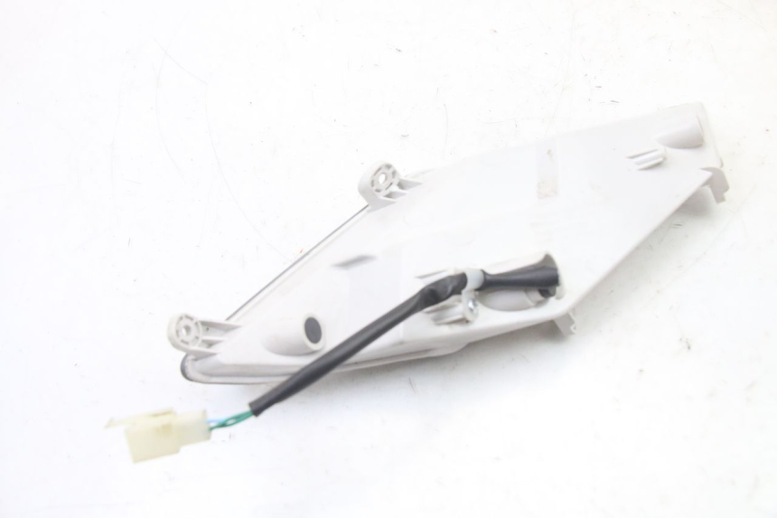 photo de FRECCE DESTRA ANTERIORE PEUGEOT TWEET 4T 50 (2023 - 2025) - Primo piano tecnico