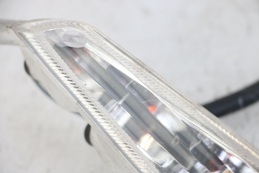 photo de FRECCE DESTRA ANTERIORE PEUGEOT VIVACITY 125 (2010 - 2017) - Zoom sullo stato d'uso