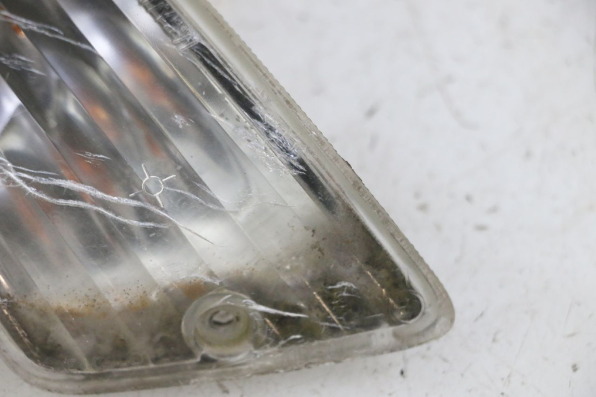 photo de FRECCE DESTRA ANTERIORE PIAGGIO VESPA GRANTURISMO 200 (2004 - 2005) - Dettagli dei punti di fissaggio