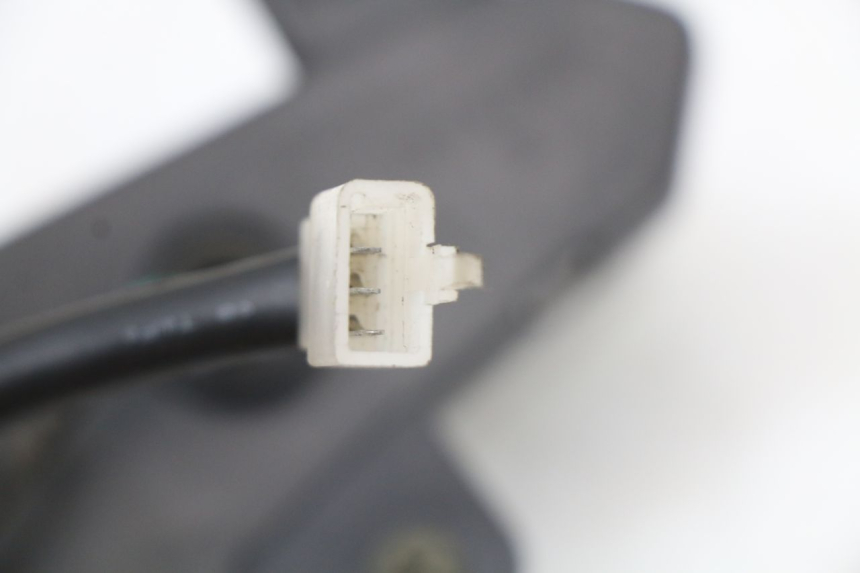 photo de FANALE ANTERIORE DESTRO EUROCKA R8 4T 50 (2013 - 2022) - Dettagli dei punti di fissaggio