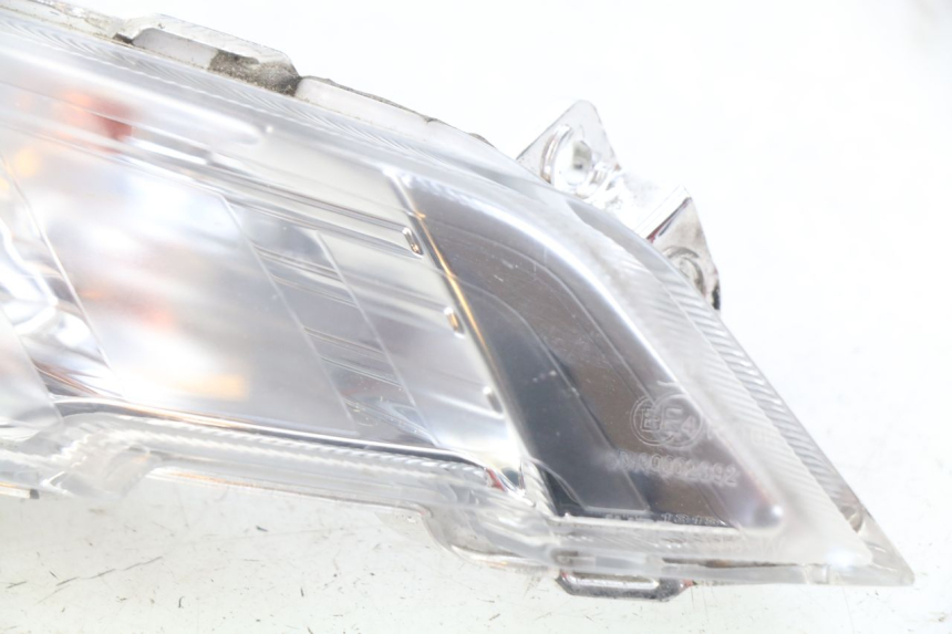 photo de FANALE ANTERIORE DESTRO PEUGEOT TWEET 4T 50 (2018 - 2022) - Dettagli dei punti di fissaggio