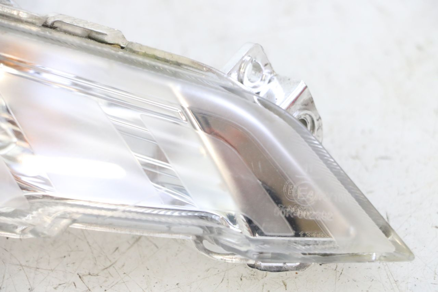 photo de FANALE ANTERIORE DESTRO PEUGEOT TWEET 4T 50 (2018 - 2022) - Stato della superficie e materiale