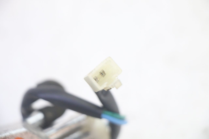 photo de FRECCE DESTRA ANTERIORE PEUGEOT TWEET PRO EFI 4T 50 (2021 - 2022) - Primo piano tecnico