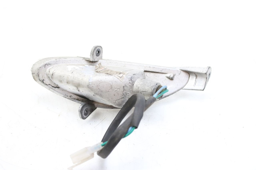 photo de CLIGNOTANTE ANTERIORE DESTRA PEUGEOT V-CLIC VCLIC 50 (2007 - 2013) - Dettagli dei punti di fissaggio