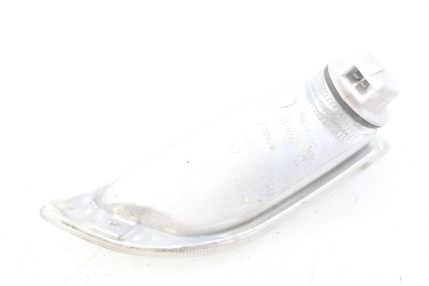 photo de CLIGNOTANTE ANTERIORE DESTRA PIAGGIO VESPA LX 2T 50 (2005 - 2013) - Primo piano tecnico