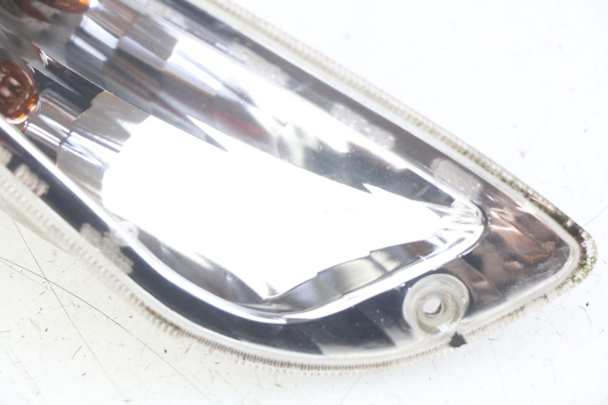 photo de CLIGNOTANTE ANTERIORE DESTRA PIAGGIO VESPA LX 2T 50 (2005 - 2013) - Primo piano tecnico