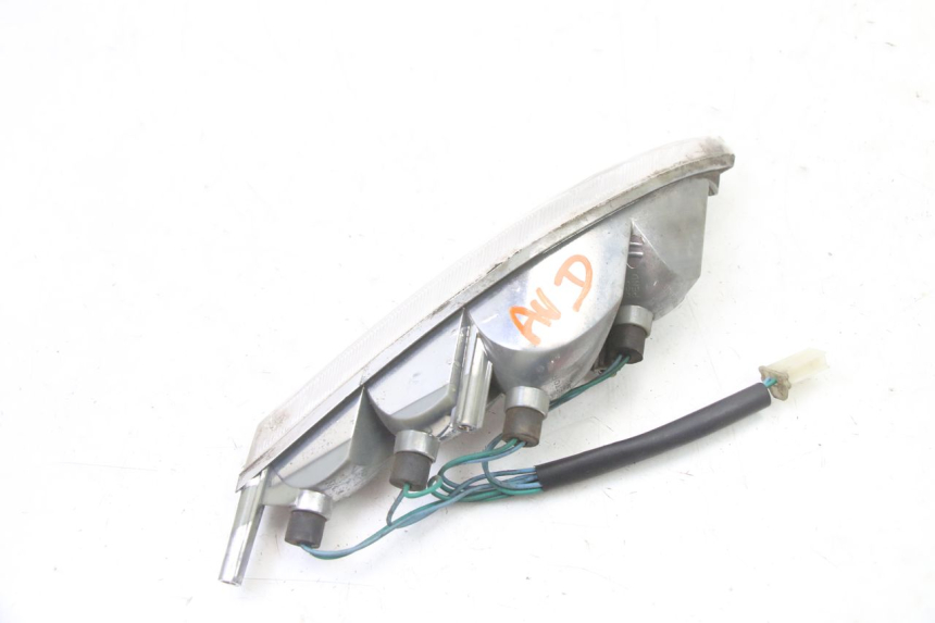 photo de CLIGNOTANTE ANTERIORE DESTRA PEUGEOT VIVACITY NEW 2T 50 (2008 - 2017) - Altra angolazione