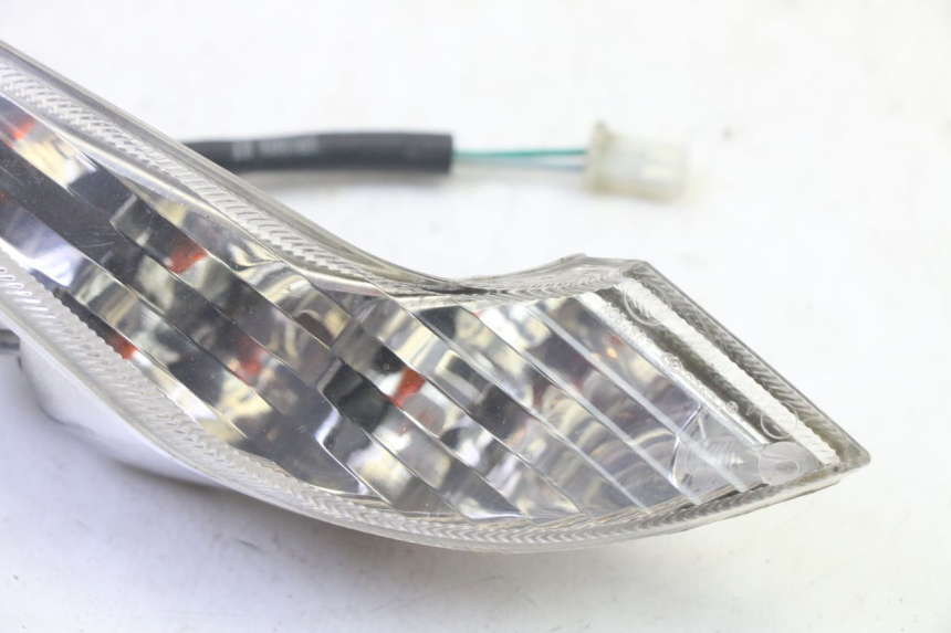 photo de FRECCE DESTRA ANTERIORE PEUGEOT VIVACITY NEW 4T 50 (2008 - 2017) - Zoom sullo stato d'uso