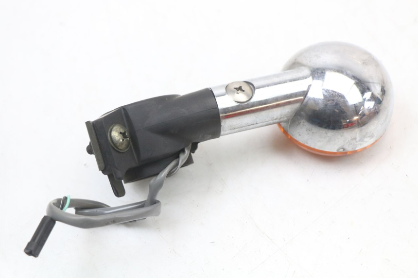 photo de FRECCE DESTRA ANTERIORE SUZUKI VL INTRUDER 125 (2004 - 2007) - Primo piano tecnico