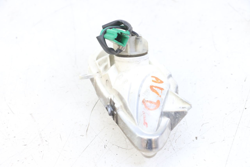 photo de CLIGNOTANTE ANTERIORE DESTRA YAMAHA XMAX X-MAX 125 (2006 - 2009) - Altra angolazione