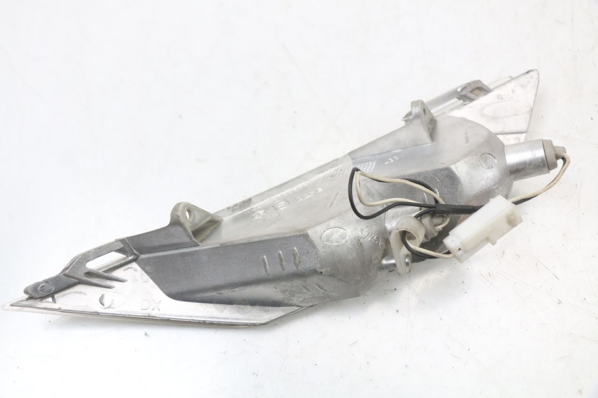 photo de CLIGNOTANTE ANTERIORE DESTRA PIAGGIO X8 125 (2004 - 2007) - Altra angolazione