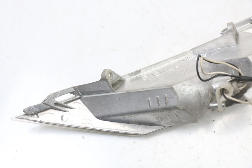 photo de CLIGNOTANTE ANTERIORE DESTRA PIAGGIO X8 125 (2004 - 2007) - Primo piano tecnico