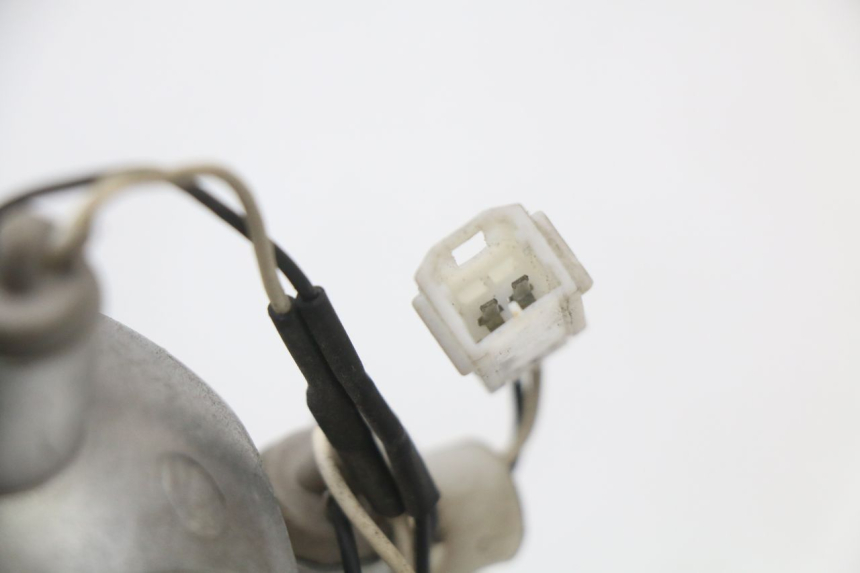 photo de CLIGNOTANTE ANTERIORE DESTRA PIAGGIO X8 125 (2004 - 2007) - Dettagli dei punti di fissaggio