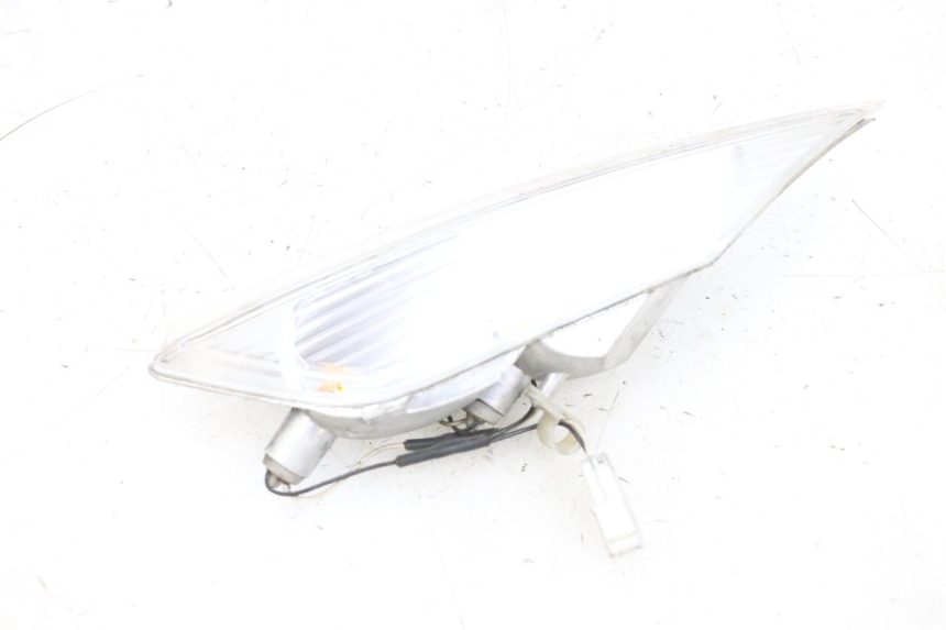 photo de CLIGNOTANTE ANTERIORE DESTRA PIAGGIO X8 125 (2004 - 2007) - Marcature e riferimenti originali