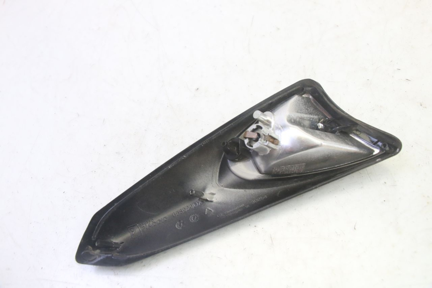 photo de CLIGNOTANTE ANTERIORE DESTRA PIAGGIO XEVO - X EVO 125 (2007 - 2017) - Primo piano tecnico